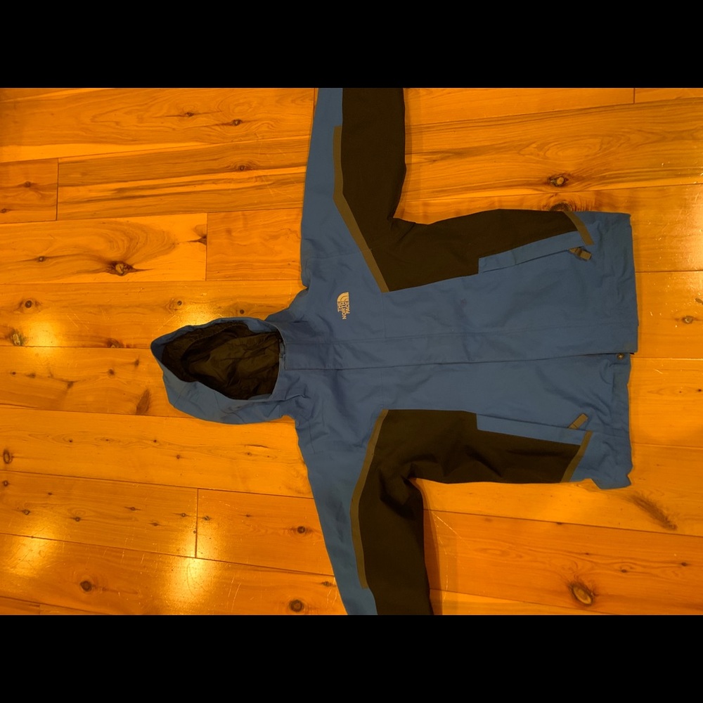 North Face boys breaker, size S 7/8 gently used